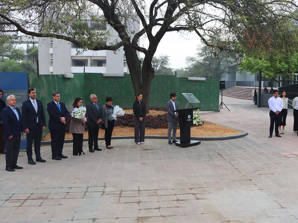 Comunidad del Tecnológico de Monterrey durante ceremonia de aniversario luctuoso en memoria de Jorge y Javier.